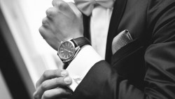 年薪數百萬、住小豪宅、孩子讀私校，遇到中年危機時，如何走出家庭經濟風暴？