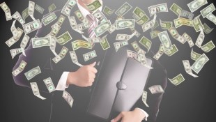 跟著有錢人投資，要怎麼選股？專攻富人商機的經理人這麼說……