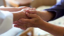 照顧中風雙親給我的啟示》提前做好4規畫，成為不求人的幸福老人！