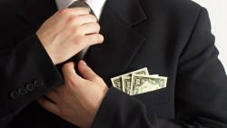 想找到股價上漲4倍的公司...超級富豪御用操盤人：前1%的有錢人都這樣選股