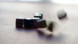 靠賭賺了4間房，一次大輸賠光還不夠！Uber司機吐露心聲：錢來得快，去得更快