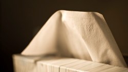 家裡看不到面紙盒vs.把東西放地上，你是哪一種？培養3習慣，減少浪費養成有錢人體質