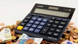 他45歲才開始存股，3年半資產破1000萬元！善用「本利比」計算股票「合理買進價」