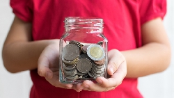 月存千元讓孩子10年後變富翁！基金、ETF、零股、定存，如何精準做選擇？