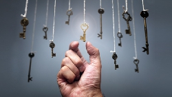 金融、食品、電信等類股9月誰賺錢？精選64檔優質股出列，4檔營收年增率逾100%